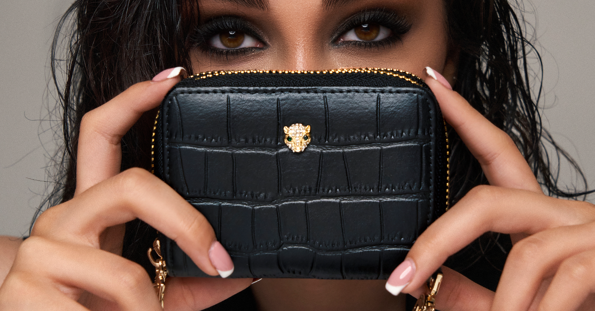 Load video: Maryam Luxury Designer Genuine Leather ,RFID Blocking Small Wallet for Women- Black Credit Card Holder for Women – Slim Credit Card Holders with Keychain, Wristlet – birthday gifts for women